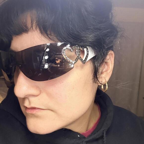 Y2K Aesthetic Sunglasses - Picture 3 of 4